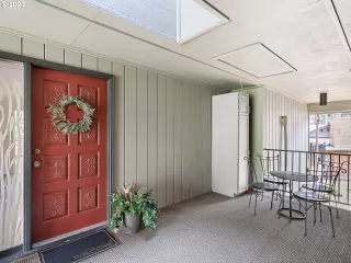 Photo #4: 23432619 Listing