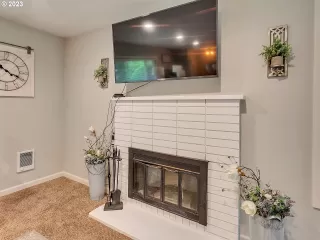 Photo #2: 23433190 Listing