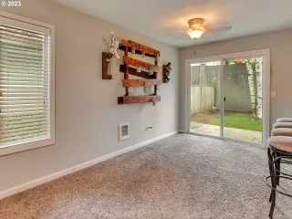 Photo #6: 23433190 Listing