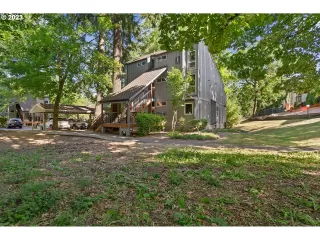 Photo #1: 23433944 Listing