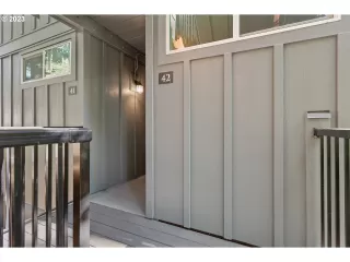 Photo #2: 23433944 Listing