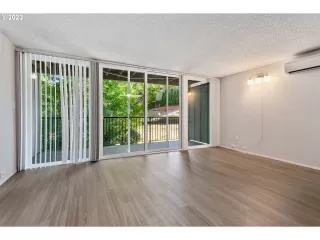 Photo #6: 23433944 Listing