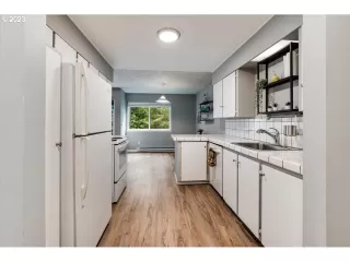 Photo #6: 23435154 Listing 