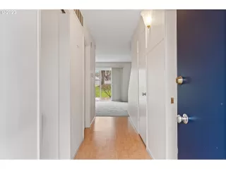 Photo #2: 23436345 Listing