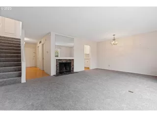 Photo #3: 23436345 Listing