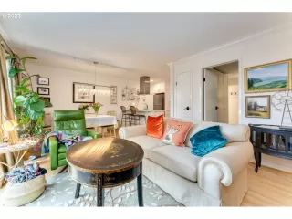 Photo #4: 23436889 Listing