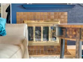 Photo #5: 23436889 Listing