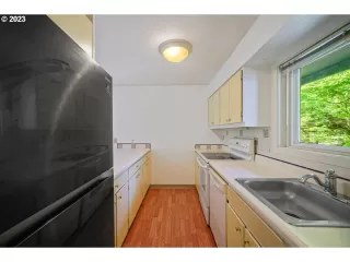 Photo #2: 23437678 Listing