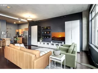 Photo #4: 23437696 Listing