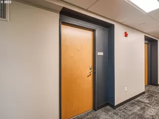 Photo #2: 23438282 Listing