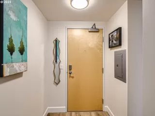 Photo #3: 23438282 Listing