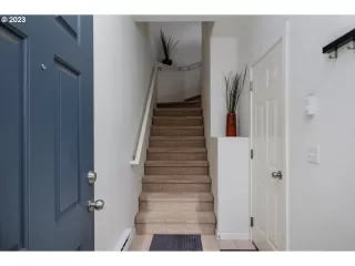 Photo #5: 23438965 Listing 