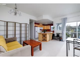 Photo #6: 23438965 Listing 