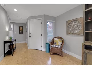 Photo #4: 23439281 Listing