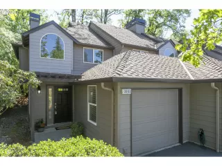 Photo #2: 23439500 Listing