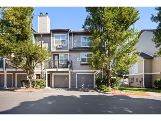 Photo #2: 23439885 Listing 