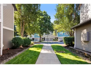 Photo #6: 23439885 Listing 