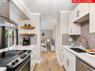 Photo #3: 23440038 Listing