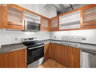 Photo #5: 23441526 Listing 