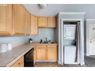 Photo #4: 23441870 Listing