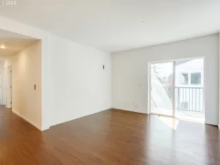 Photo #2: 23442983 Listing