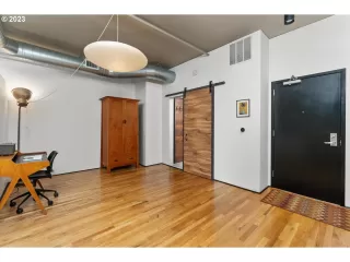 Photo #2: 23443166 Listing