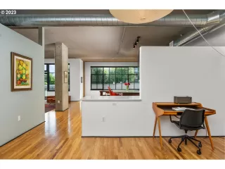 Photo #4: 23443166 Listing