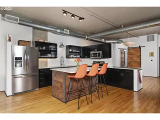 Photo #6: 23443166 Listing