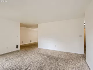 Photo #4: 23443865 Listing