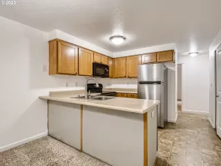 Photo #5: 23443865 Listing