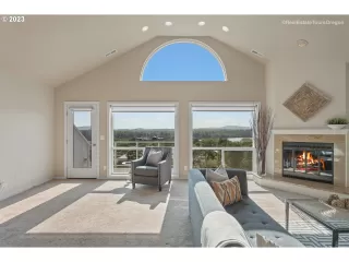 Photo #3: 23444986 Listing