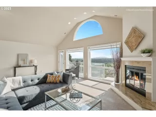 Photo #6: 23444986 Listing