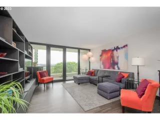 Photo #5: 23445147 Listing