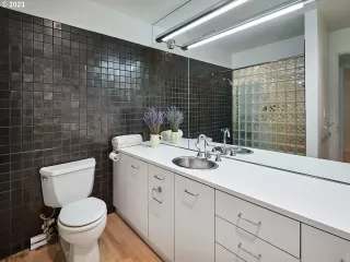 Photo #3: 23445579 Listing