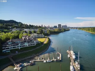 Photo #6: 23445579 Listing