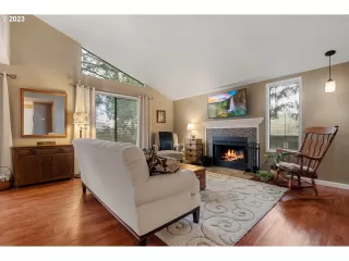 Photo #4: 23446437 Listing