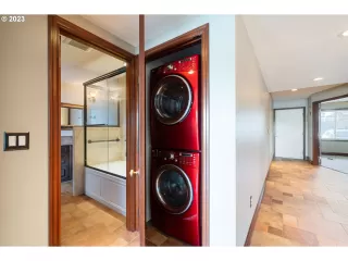 Photo #3: 23447317 Listing