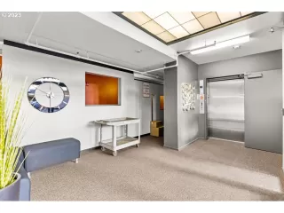 Photo #2: 23447864 Listing