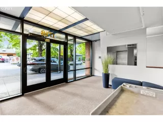 Photo #3: 23447864 Listing