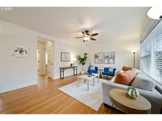 Photo #4: 23448161 Listing