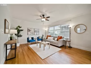 Photo #6: 23448161 Listing