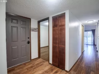 Photo #6: 23448236 Listing