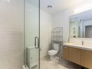 Photo #3: 23448579 Listing