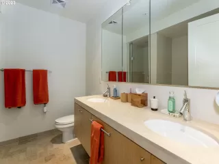 Photo #5: 23448579 Listing