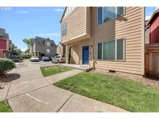 Photo #3: 23448753 Listing