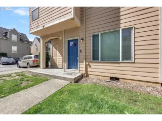 Photo #5: 23448753 Listing