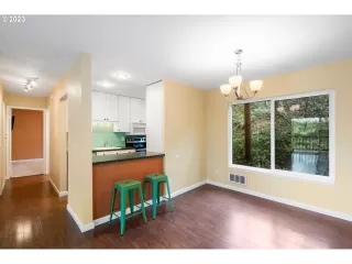 Photo #5: 23449920 Listing