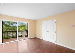 Photo #6: 23449920 Listing