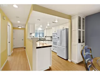 Photo #4: 23451407 Listing 