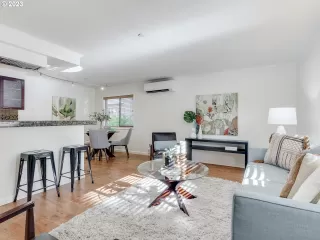 Photo #2: 23451567 Listing 